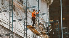 Atividade de reabilitação urbana aprofunda quebra homóloga em março