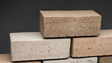Desenvolvido tijolo de construção de material reciclado