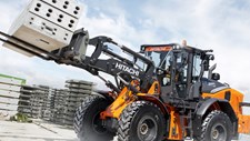 Hitachi apresenta novo modelo de máquinas para a construção