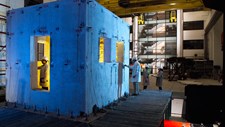 Investigação em engenharia sísmica e complementaridade entre a atividade experimental e a simulação computacional