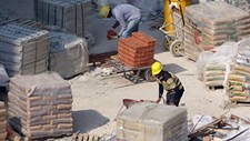 Produção na construção diminui 1,6% em março