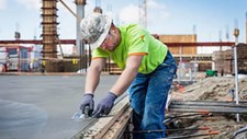 Produção na construção melhora em fevereiro na zona euro e na UE