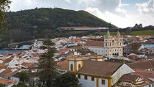 Recuperação de habitação em Angra do Heroísmo com 68ME do PRR