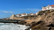 Aberto concurso para reparação de quebra-mar na Ericeira